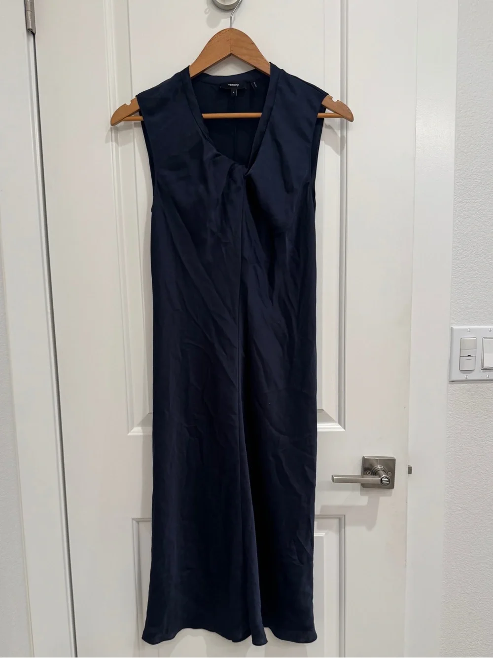 Theory twisted sleeveless dress Midi Skirt in Navy blue sz 4 NWOT